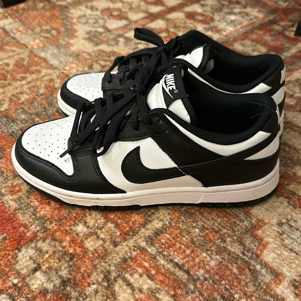 Pandas Nike Women’s size 7.5 - WORN TWICE